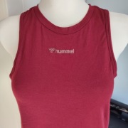 T-shirt koszulka top Hummel S bordowy 