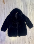 Czarne sztuczne futro Mango