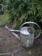 Konewka z blachy ocynkowanej stara z czasów PRL