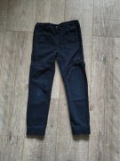 Spodnie jogery materiałowe 122 kod1070