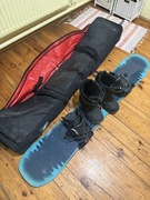 Zestaw snowboardowy: deska Burton+ torba + wiązania + buty + kijek