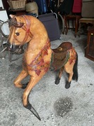 Konie drewniane z karuzeli 