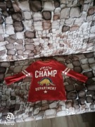 Czerwona bluzka chłopięca 