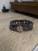 Bransoletka szara handmade z guzikiem drewnianym 