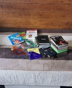 Zestaw przybory szkolne (zeszyty, linijki, opracowania, piórnik) Wyprawka