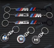 Metalowy brelok do kluczy samochodowych BMW.