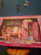 Lalka dream set z szafą i toaletką