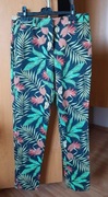 Spodnie motyw florystyczny liście. Rozm. S / 36