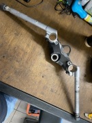 Yzf-r125 Yzf r125 08-13 kierownica , półka górna ciężarki komplet  