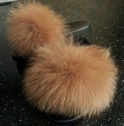 Klapki z naturalnym futrem jenota 38