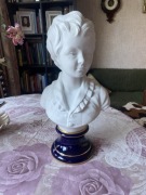 Figura,popiersie dziecka,porcelana,biskwit