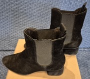 Czarne botki na jesień/zimę. Zamszowe, na słupku. Marka RYŁKO.