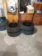 Alufelgi z ładnymi oponami zimowymi do Mustang