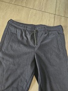 Spodnie z kieszeniami