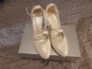 Buty Kotyl biala perła r38