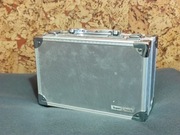 Metalowe zamykane pudełko na drobiazgi