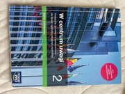 Podręcznik do wiedzy o społeczeństwie "W centrum uwagi" do klasy 2