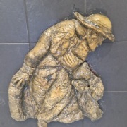 Włodzimierz Finke płaskorzeźba ceramiczna 