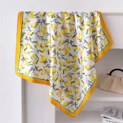 Luksusowa jedwabista apaszka w cytrynki