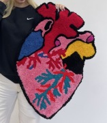 Dywan serce wykonany metodą tuftingu