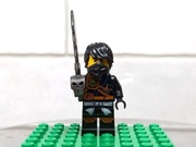 LEGO Ninjago – Minifigurka Cole (njo202, 2016) + Broń GRATIS