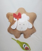 Poduszka przytulanka baranek owieczka wielkanocna 