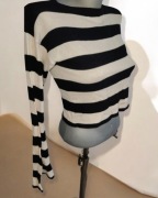 Krótka bluzka sweterek Szachownica r 38 M w paski rękawy dzwony