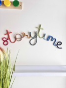 storytime - napis do kącika do czytania w pokoiku dziecięcym 