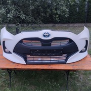 Zderzak przedni Toyota Yaris hybrid 