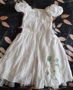 Sukienka letnia biała z ornamentem (134)