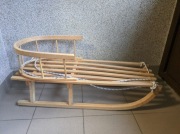 Sanki drewniane z oparciem