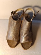 Sandały skórzane FLY LONDON 