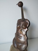 Rzeźba kuta ręcznie, kształt skrzypce - kobieta Ryszard Faust Wasilewski