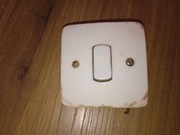 Łącznik włącznik światła elektryczny pojedynczy podtynkowy PRL bakelit