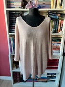 Lekki, różowy sweterek