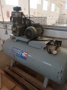 Kompresor sprężarka Campbell Hausefeld 400L / 0,4m3