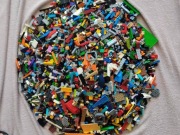 Oryginalne klocki LEGO 2 kg stan bdb gratis 4 figurki 