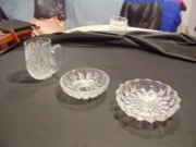 3 sztuki naczyn szklanych.