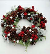 Wianek świąteczny na bazie szyszek, Boże Narodzenie