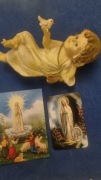 Piękna figurka z Aniołkiem trzymającym gołąbka+karta z Lourdes(Francja)z me