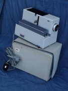 Rzutnik slajdów BRAUN D21 + magazynek + pilot przewodowy PROSTY