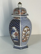 Orientalna duża amfora złocona z pokrywą