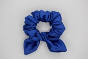 gumka do włosów scrunchie MIDI z kokardką niebieska satyna bawełniana