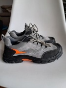 Nowe skórzane buty robocze ze wzmacnianym noskiem rozmiar 42, 