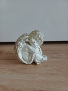Figurka Aniołka w kolorze kremowym
