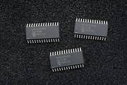Microchip dsPIC30F3013-20I/SO SO28