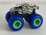 Hot Wheels Monster Trucks 1/64 - Invader