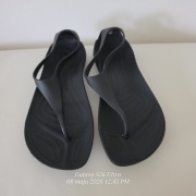 Sandały CROCS Sexi Flip – Czarne (W6 / 36-37)