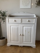 Komoda z drewna sosnowego