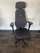 Fotel biurowy Kinnarps PLUS z zagłówkiem